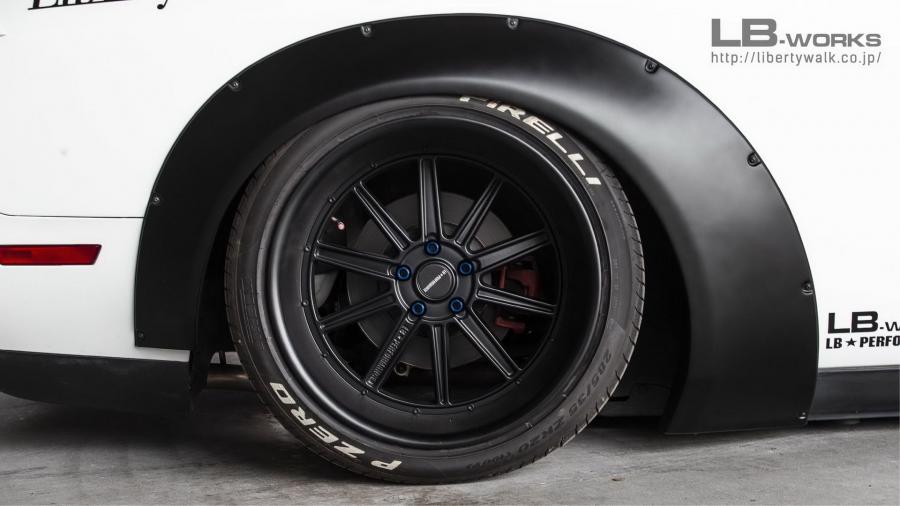 Колеса Dodge Challenger by Liberty Walk 2019 года  (фото 8 из 11)